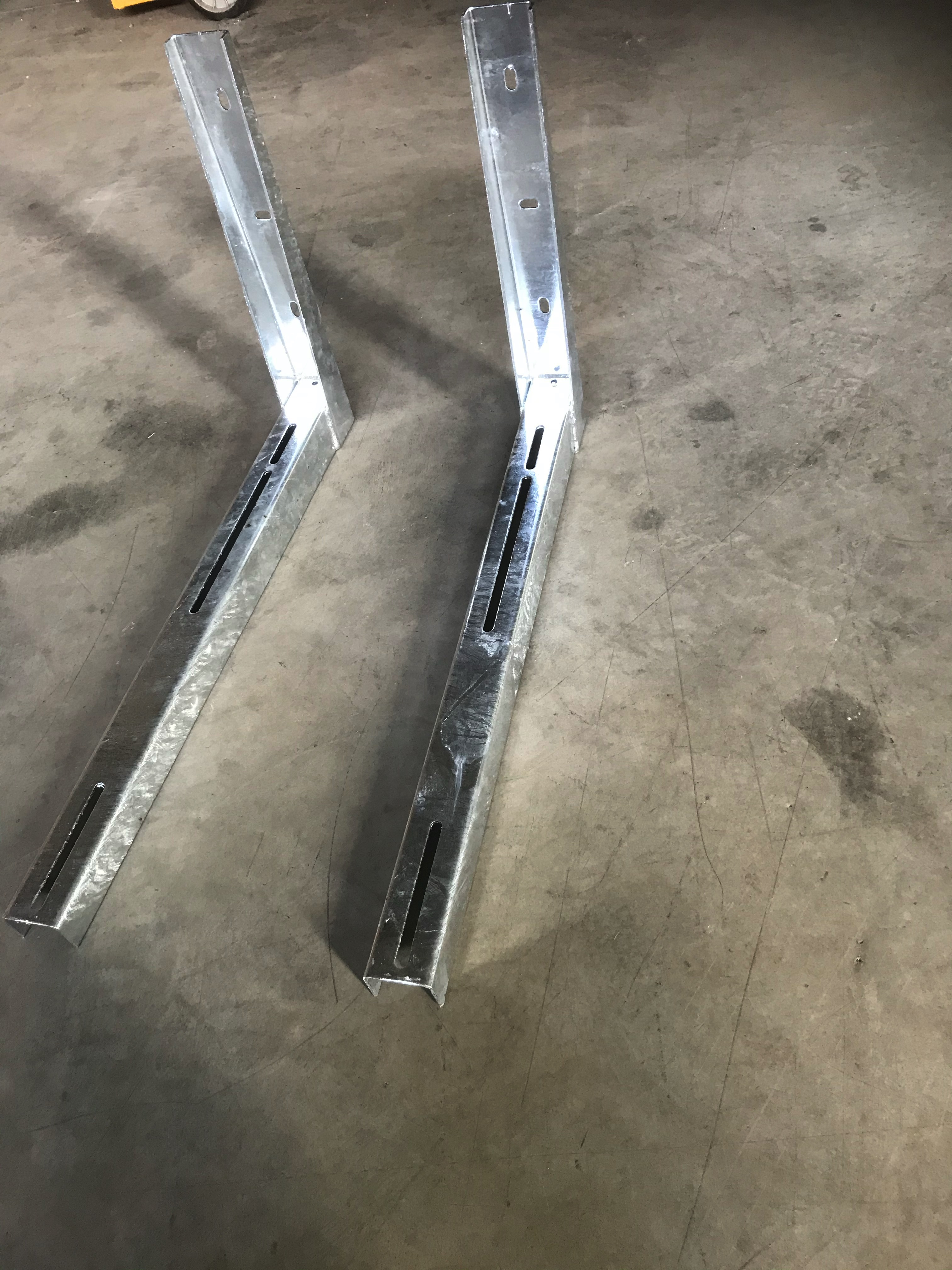 Horganyzott Klímatartó konzol 700mm 3mm falvastagsággal